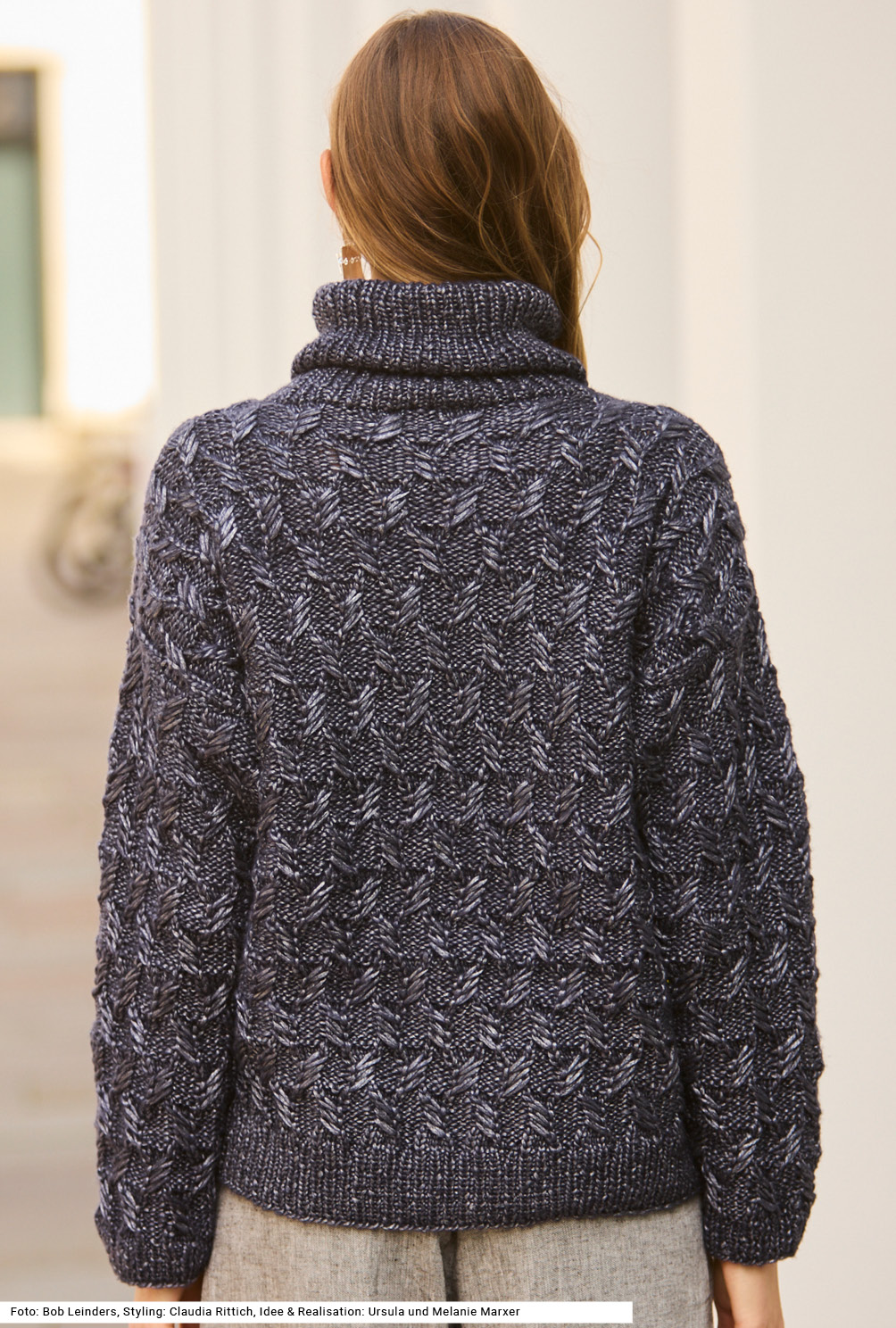 Modellansicht Bild 5: Pullover mit Zopfmuster