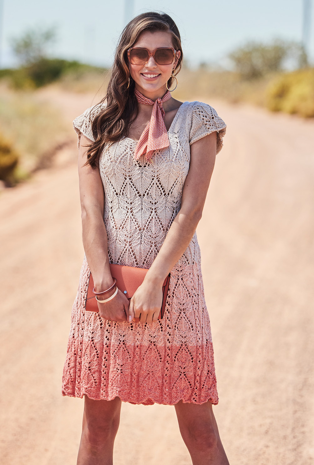 Sommerliches Strickkleid im Farbverlauf