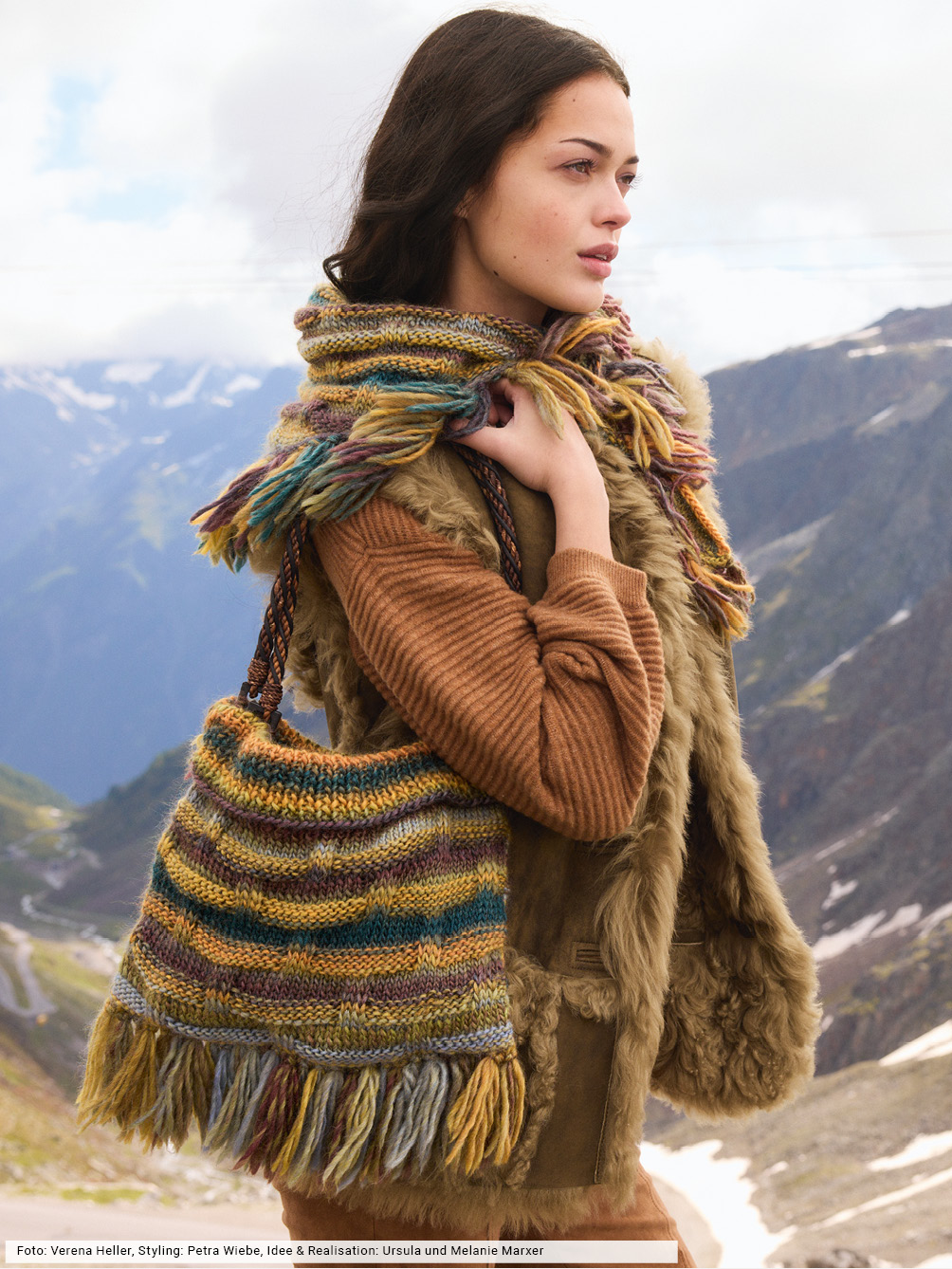 Modellansicht Bild 1: Dreicktuch und Tasche mit Hebemaschen