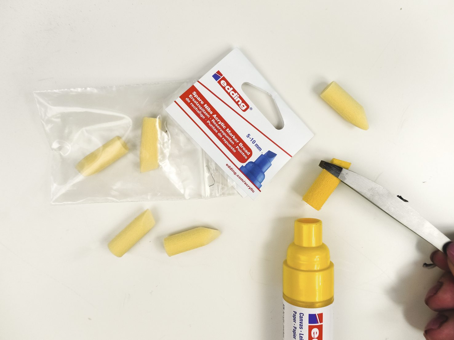 Gelbe Ersatzspitzen für Marker, modern und handgemacht. Kreative DIY-Lösung für individuelle Gestaltung.