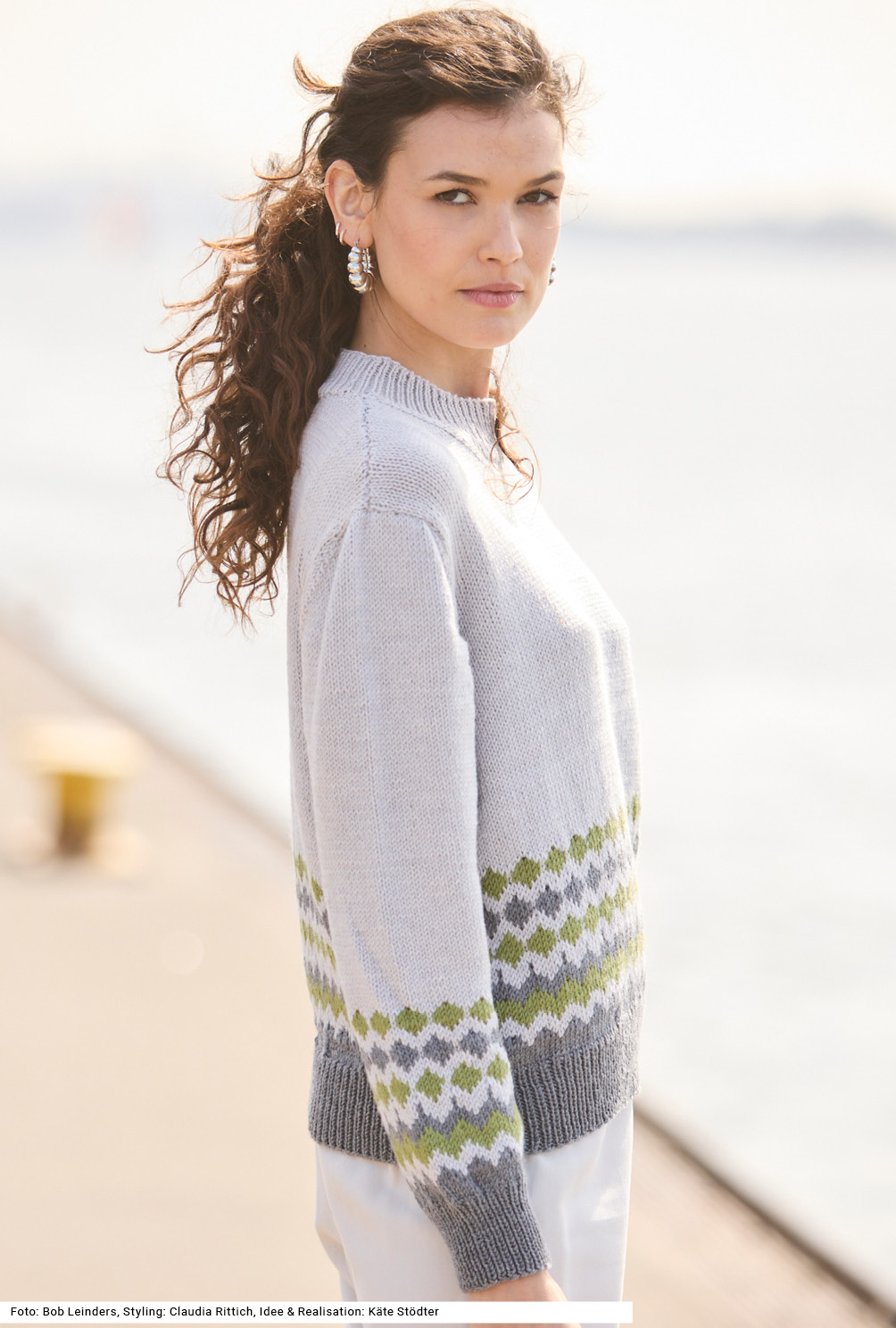 Modellansicht Bild 4: Pulli mit Jacquardbordüre