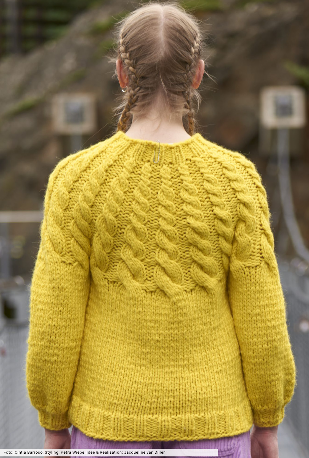 Modellansicht Bild 5: Pulli mit Zopfpasse