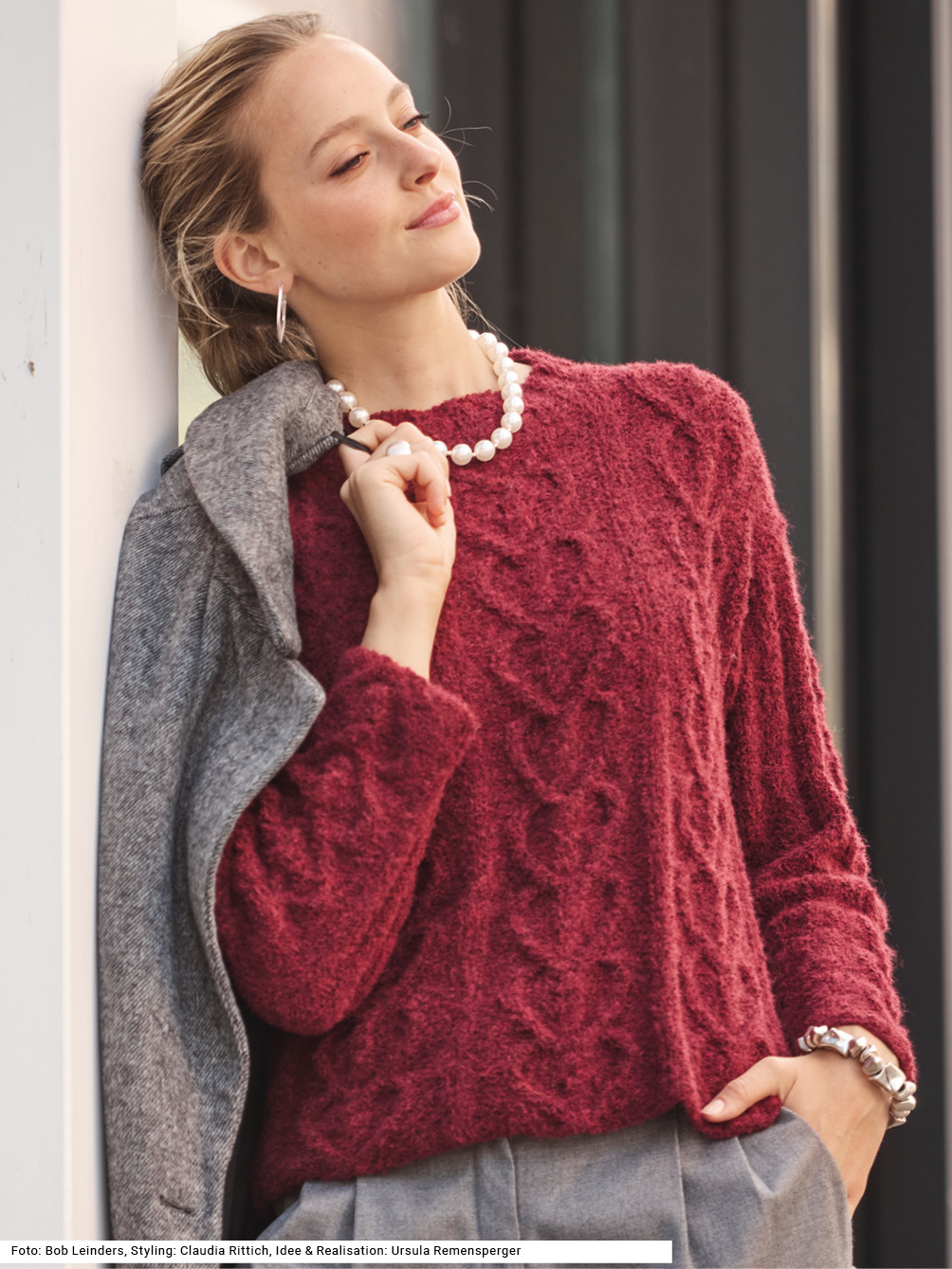 Modellansicht Bild 1: Pulli mit Zopfmuster