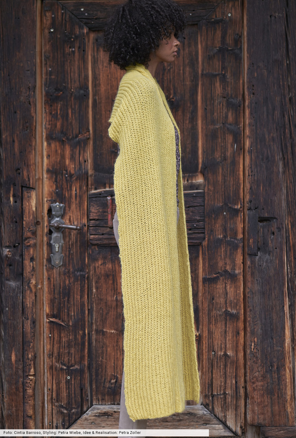 Modellansicht Bild 4: Schal im Rippenmuster