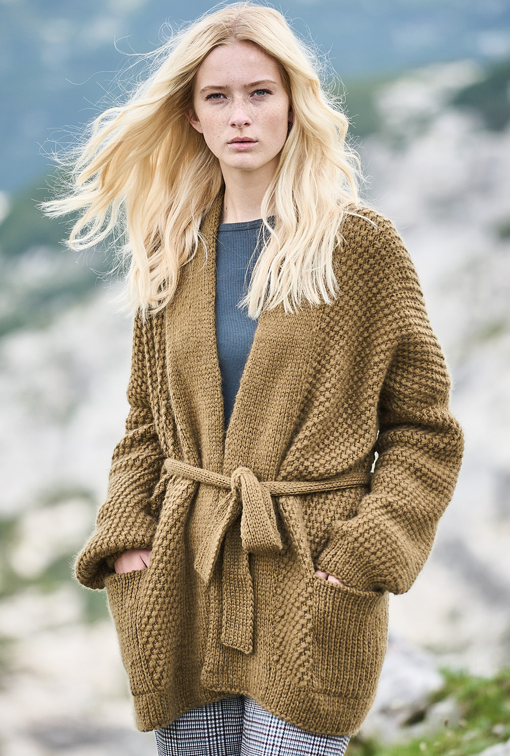 Modellansicht Bild 2: Jacke mit Gürtel