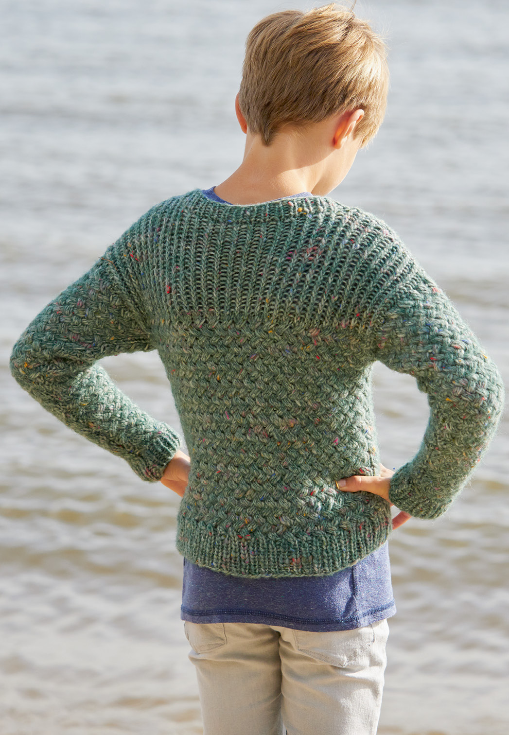 Modellansicht Bild 4: Tweedpulli mit Flechtmuster