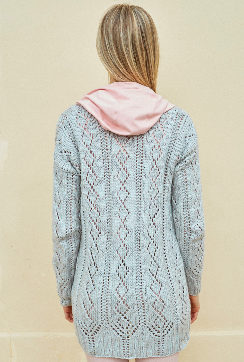 Modellansicht Bild 7: Longpulli mit harmonischem Ajourmuster