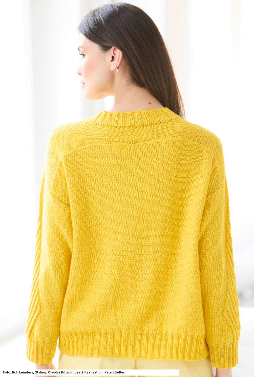 Modellansicht Bild 5: Musterpulli mit Schulterpasse