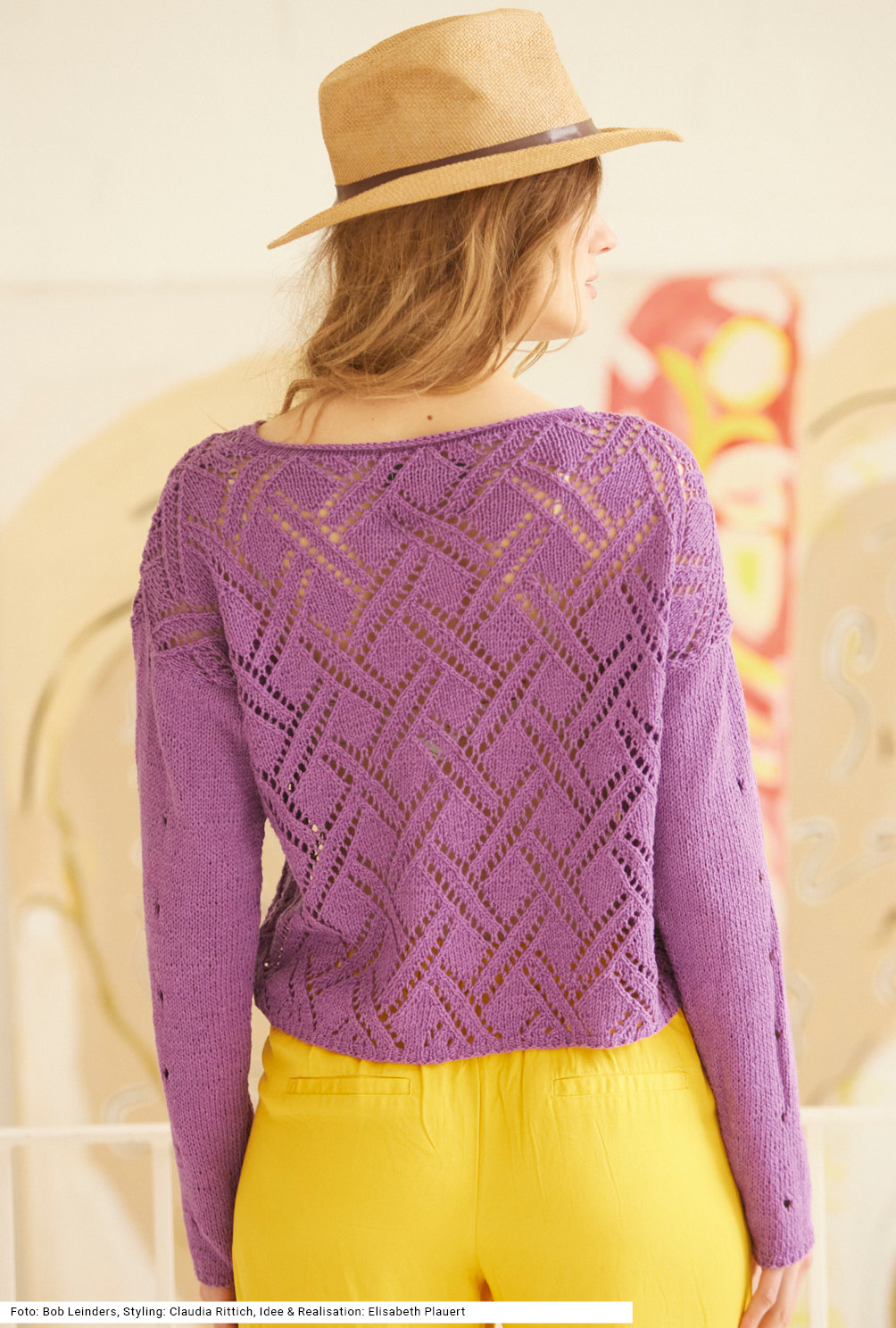 Modellansicht Bild 5: Pullover mit Ajourmuster in Violett