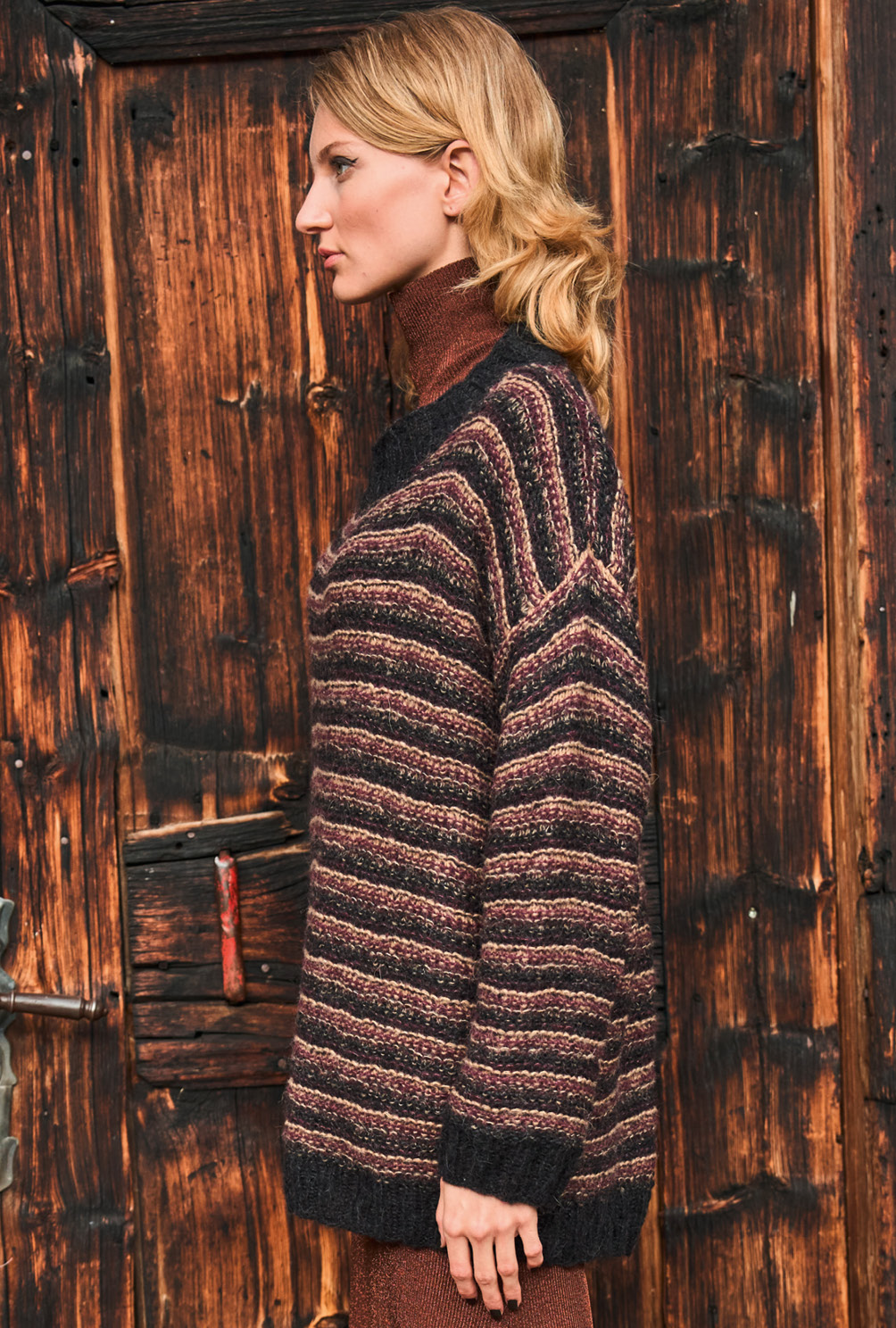 Modellansicht Bild 4: Pulli im Streifenmuster