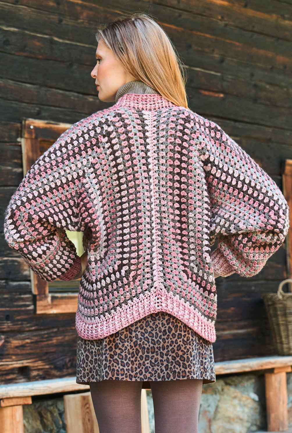 Modellansicht Bild 6: Jacke aus Reliefstäbchen