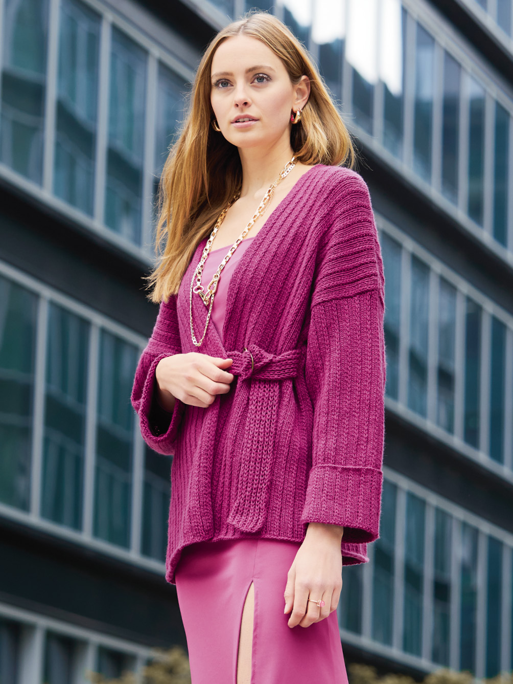 Pinkfarbene Poncho-Jacke mit Gürtel