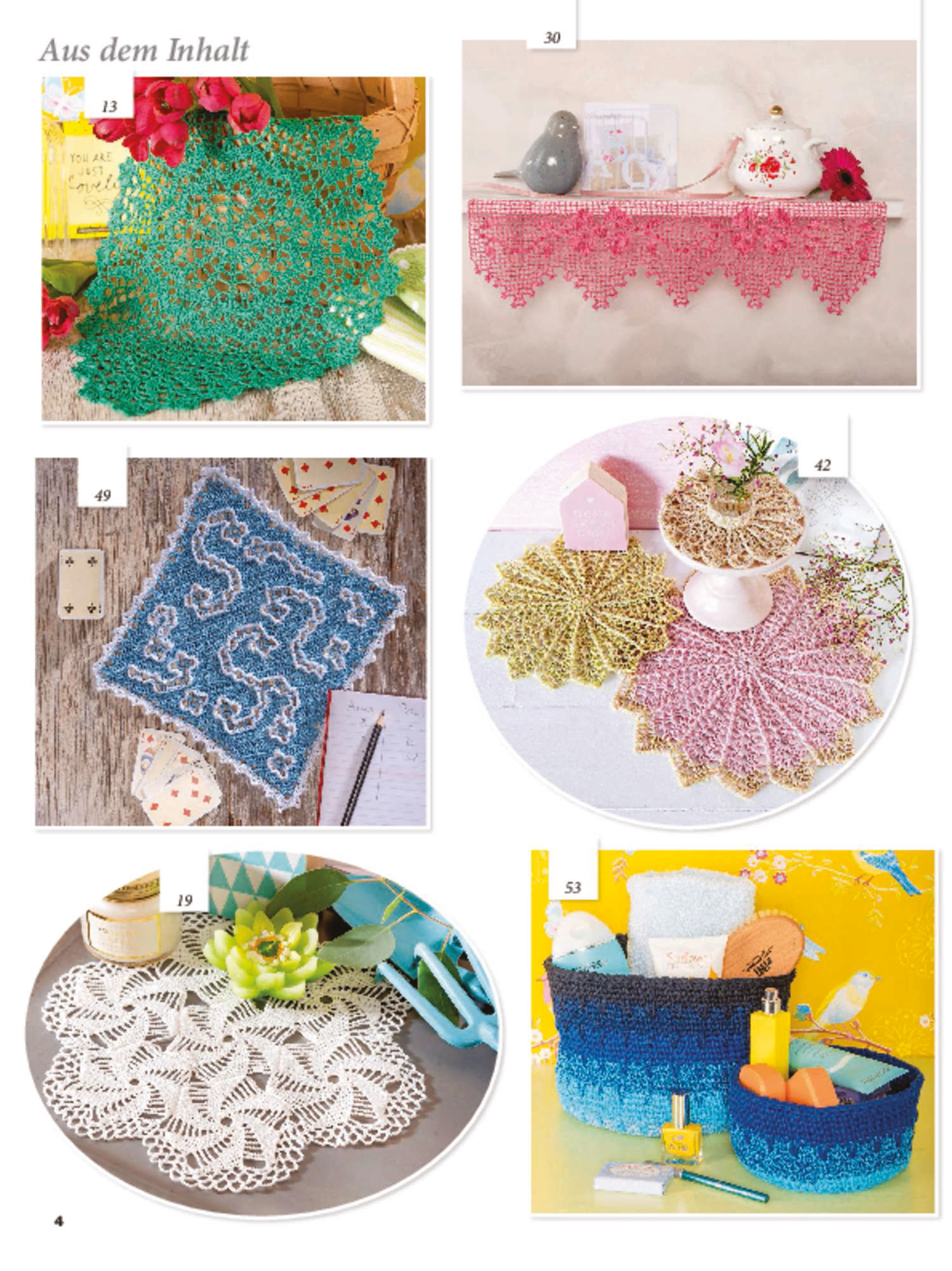 Bunte, handgemachte Häkeldeckchen in Mustern und Farben wie grün, blau, rosa und weiß; elegant und dekorativ.