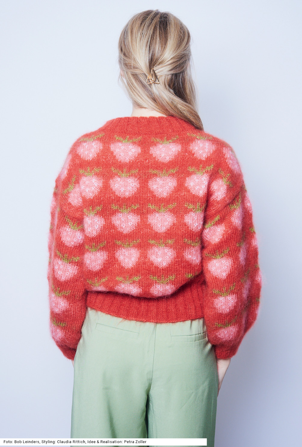 Pulli mit Erdbeermotiven in Rot, Pink, Weiß und Grün