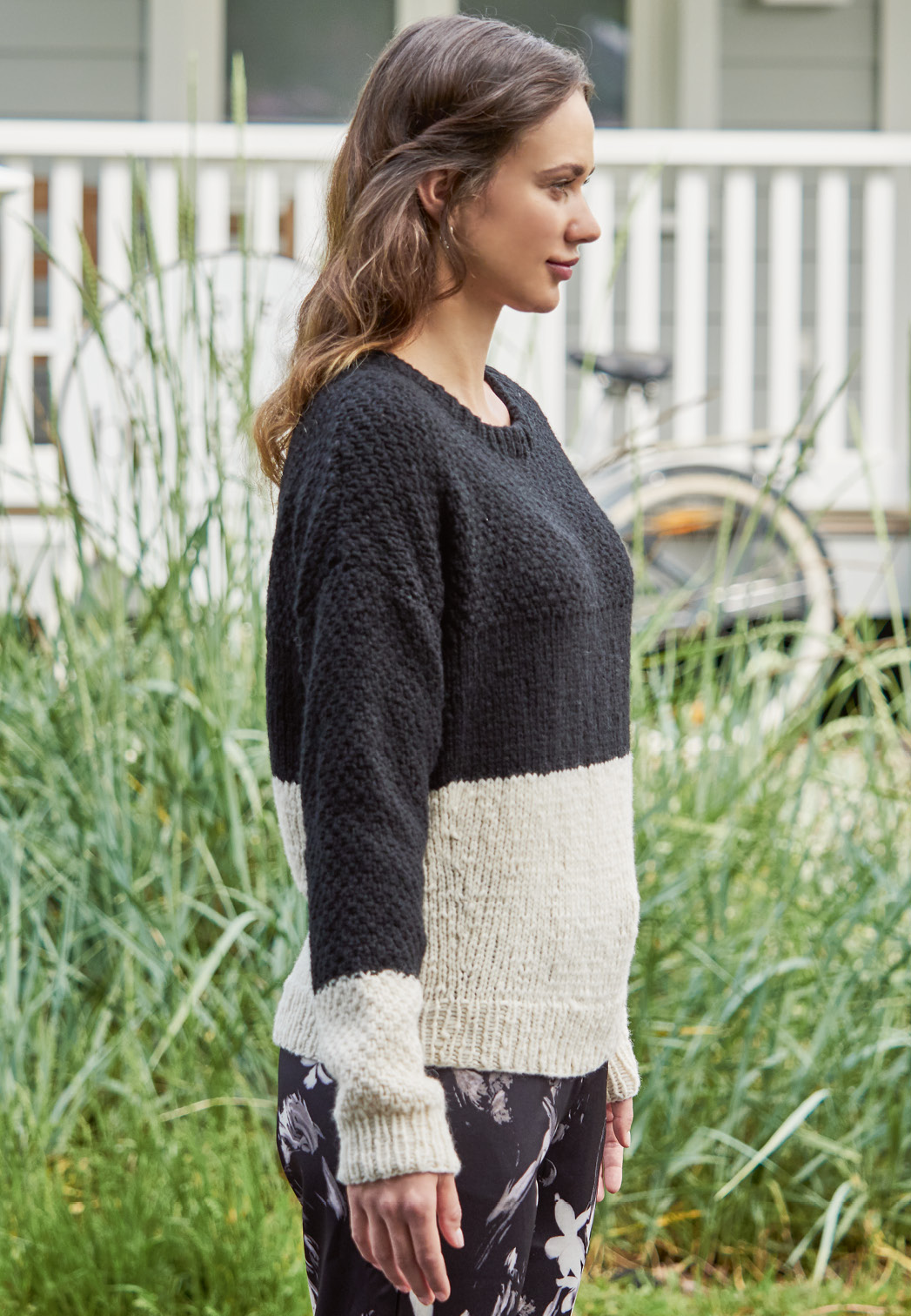 Modellansicht Bild 4: Sweater mit raffiniertem Kontrast