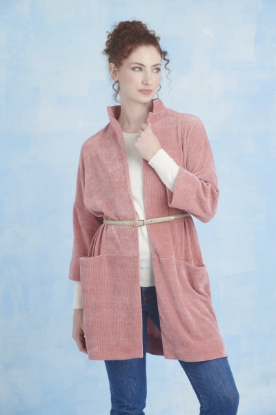 Rosa Cordjacke, oversized, mit Gürtel. Lässiger Schnitt, große Taschen, modisch, selbstgemacht.