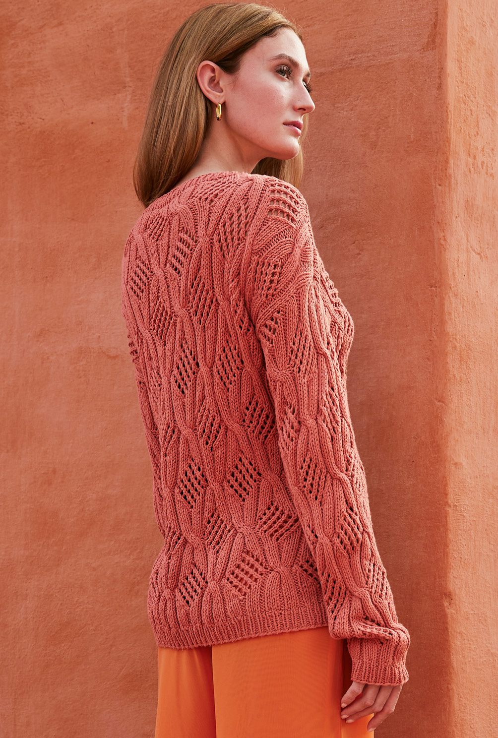Modellansicht Bild 6: Pulli im Zopf-Ajourmuster