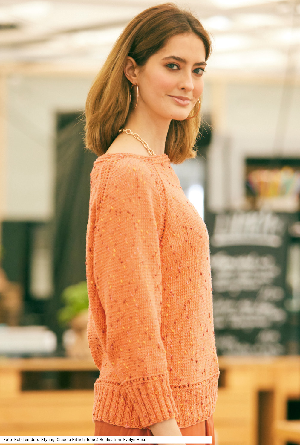 Modellansicht Bild 4: Raglanpulli in Orange