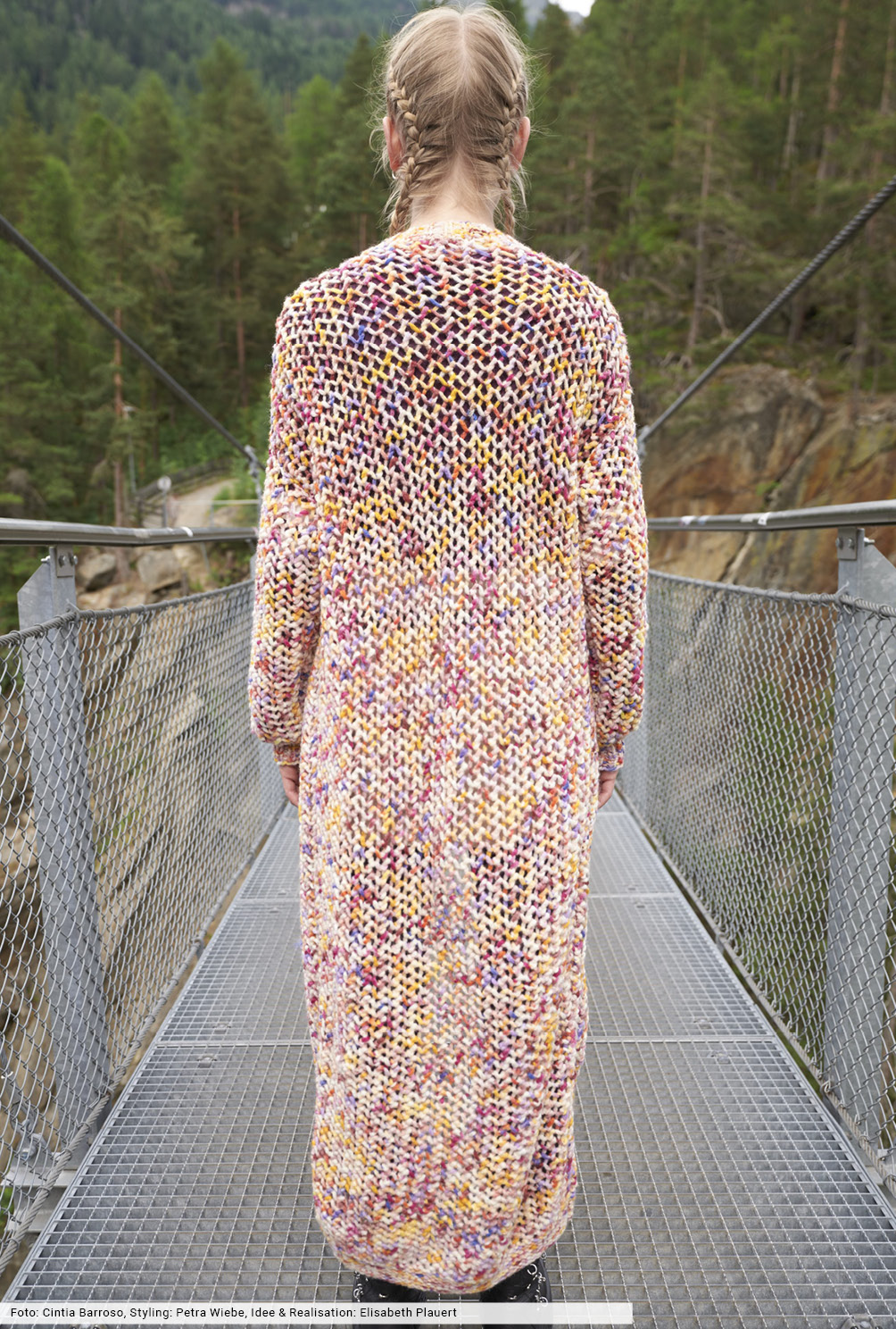 Modellansicht Bild 5: Melierter Strickmantel