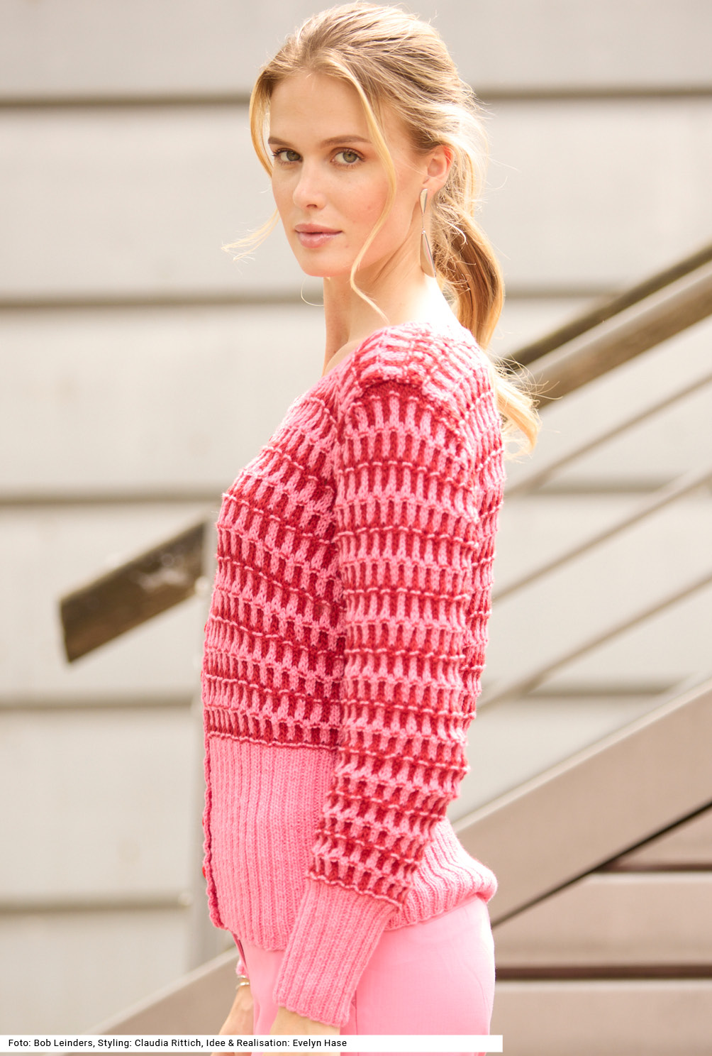 Modellansicht Bild 3: Jacke mit Hebemaschenmuster