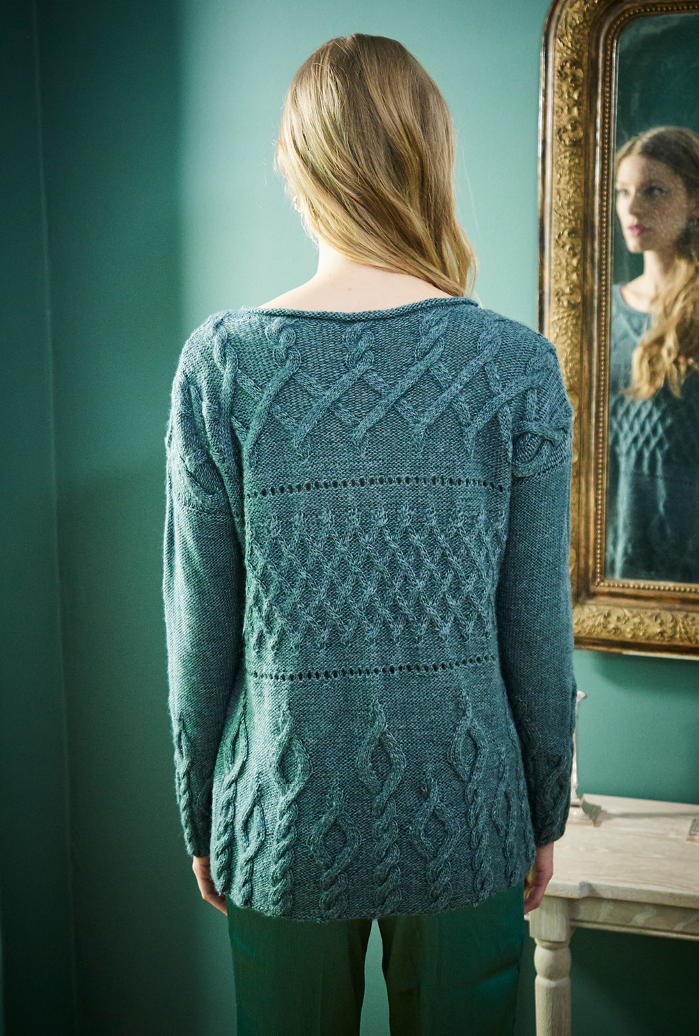 Modellansicht Bild 5: Pulli mit Mustermix in Petrol