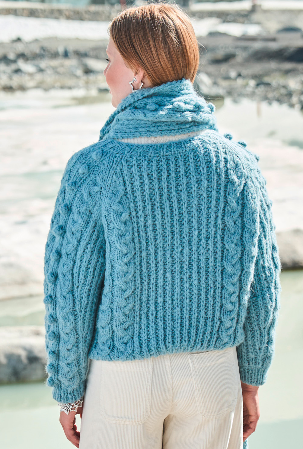 Modellansicht Bild 6: Cardigan mit Schal