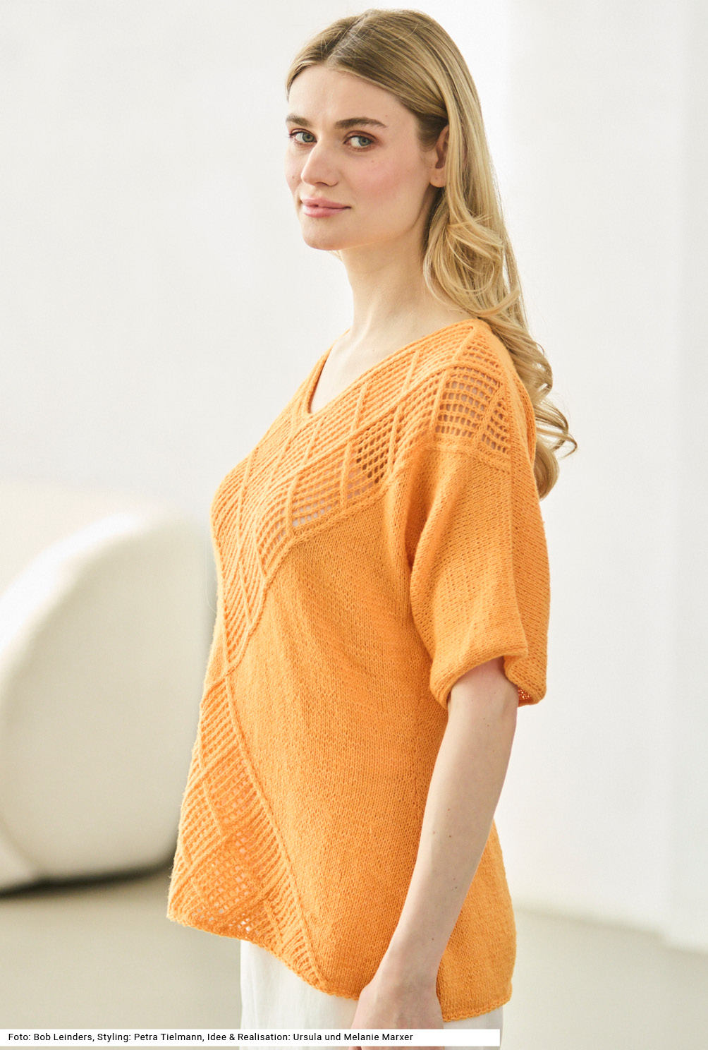 Modellansicht Bild 3: Pulli mit V-Passe
