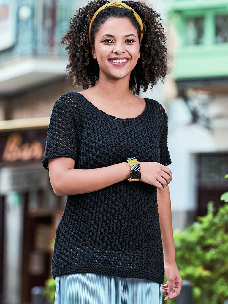 Klassisches, schwarzes Shirt Modellansicht Bild 1: Klassisches, schwarzes Shirt