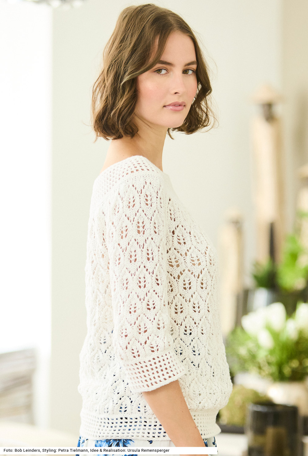 Modellansicht Bild 4: Pulli mit Ajourmuster und Häkelblenden