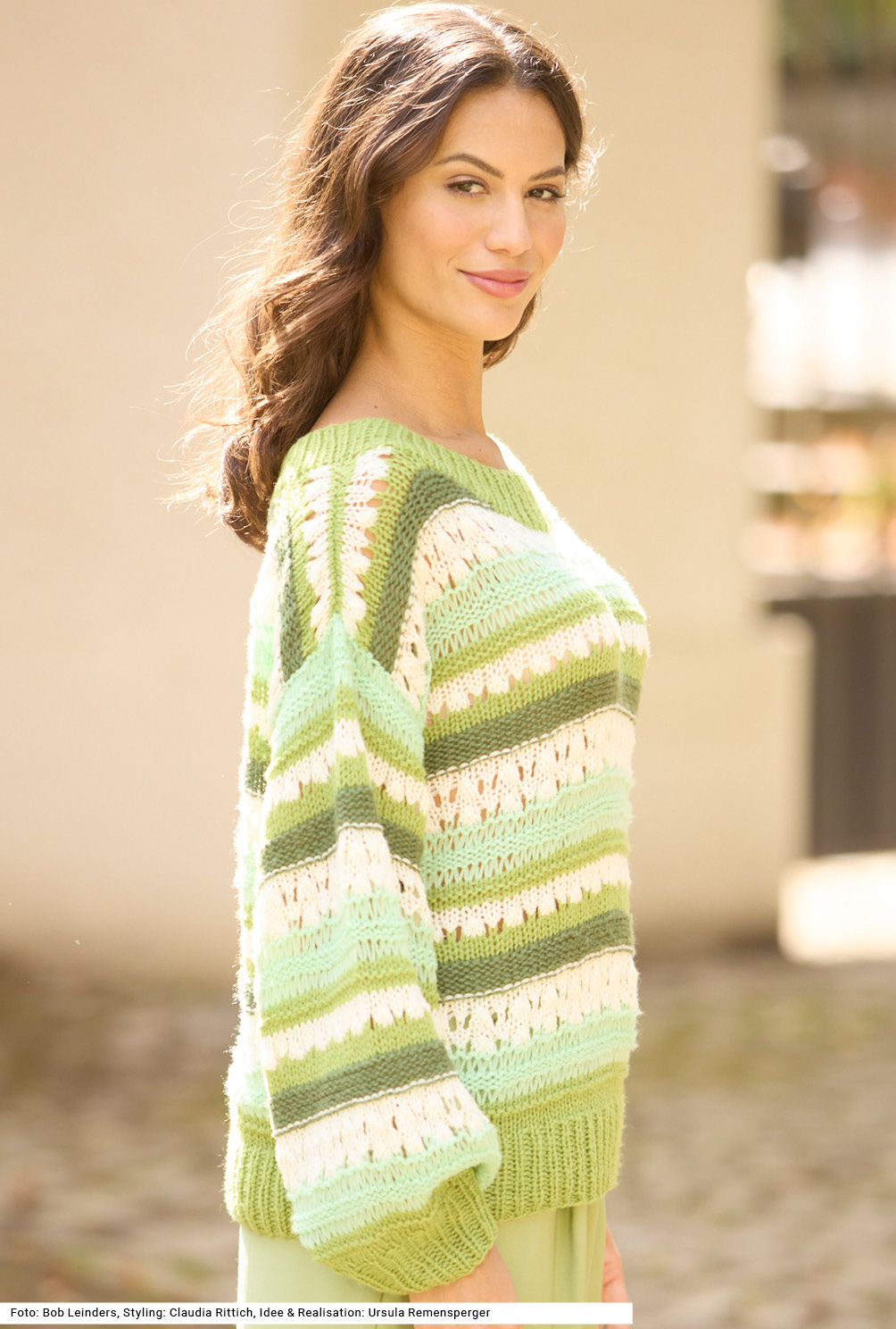 Modellansicht Bild 4: Pullover im Mustermix