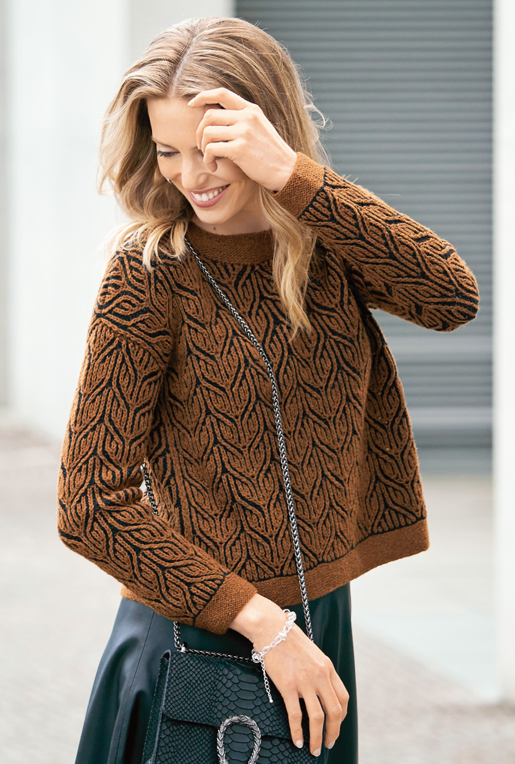 Modellansicht Bild 3: Edler Pulli im Briochemuster