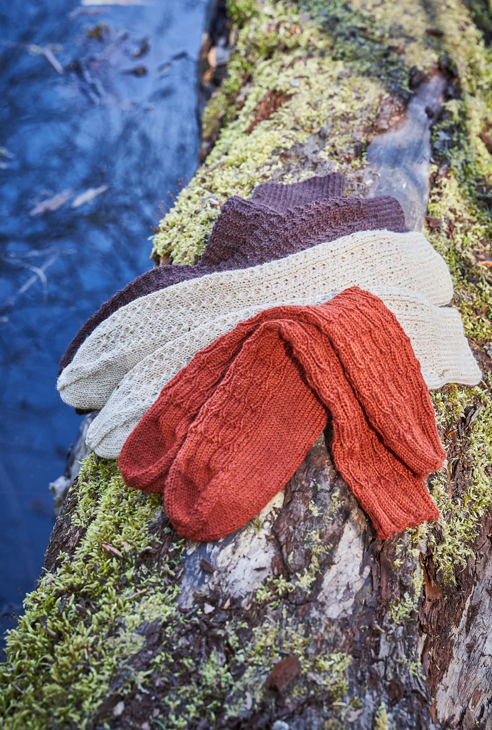 Gemütliche Socken mit unterschiedlichen Strukturmustern