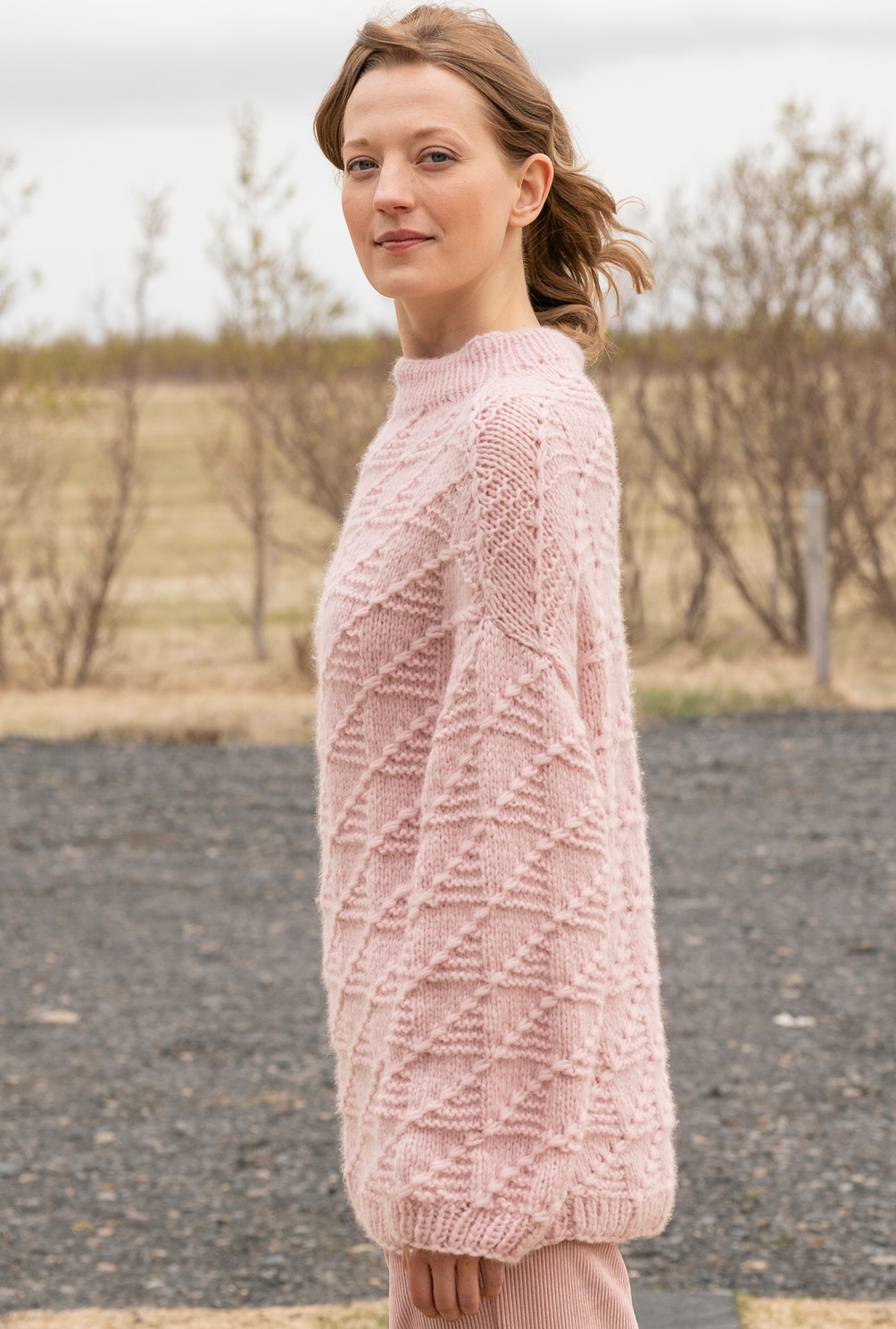 Modellansicht Bild 4: Pulli im Strukturmuster