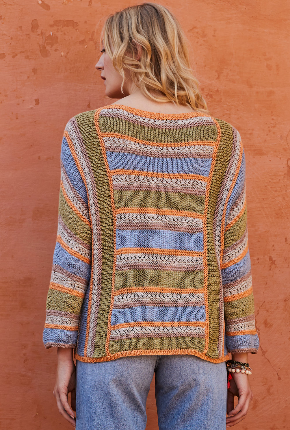 Modellansicht Bild 6: Pulli im Streifenmuster