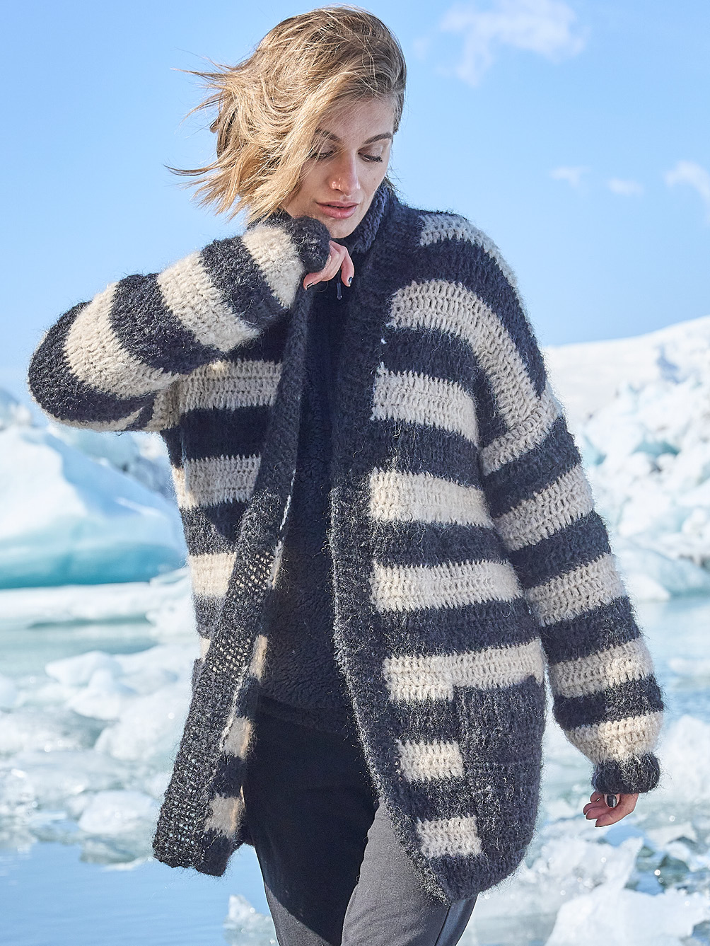 Modellansicht Bild 1: Gestreifte Jacke