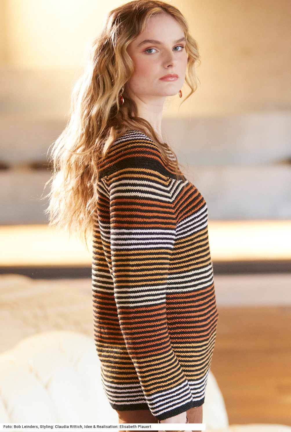 Modellansicht Bild 4: Streifen-Pulli mit Rundpasse