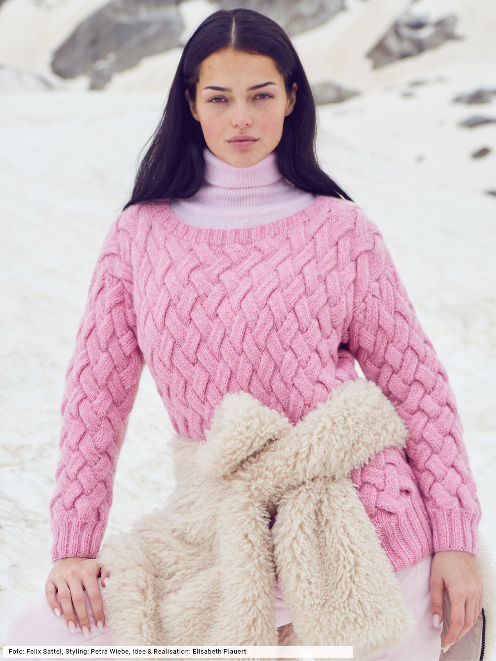 Strickset - Pulli mit Flechtstrukturen aus Verena Modellansicht Bild 1: Pulli mit Flechtstrukturen