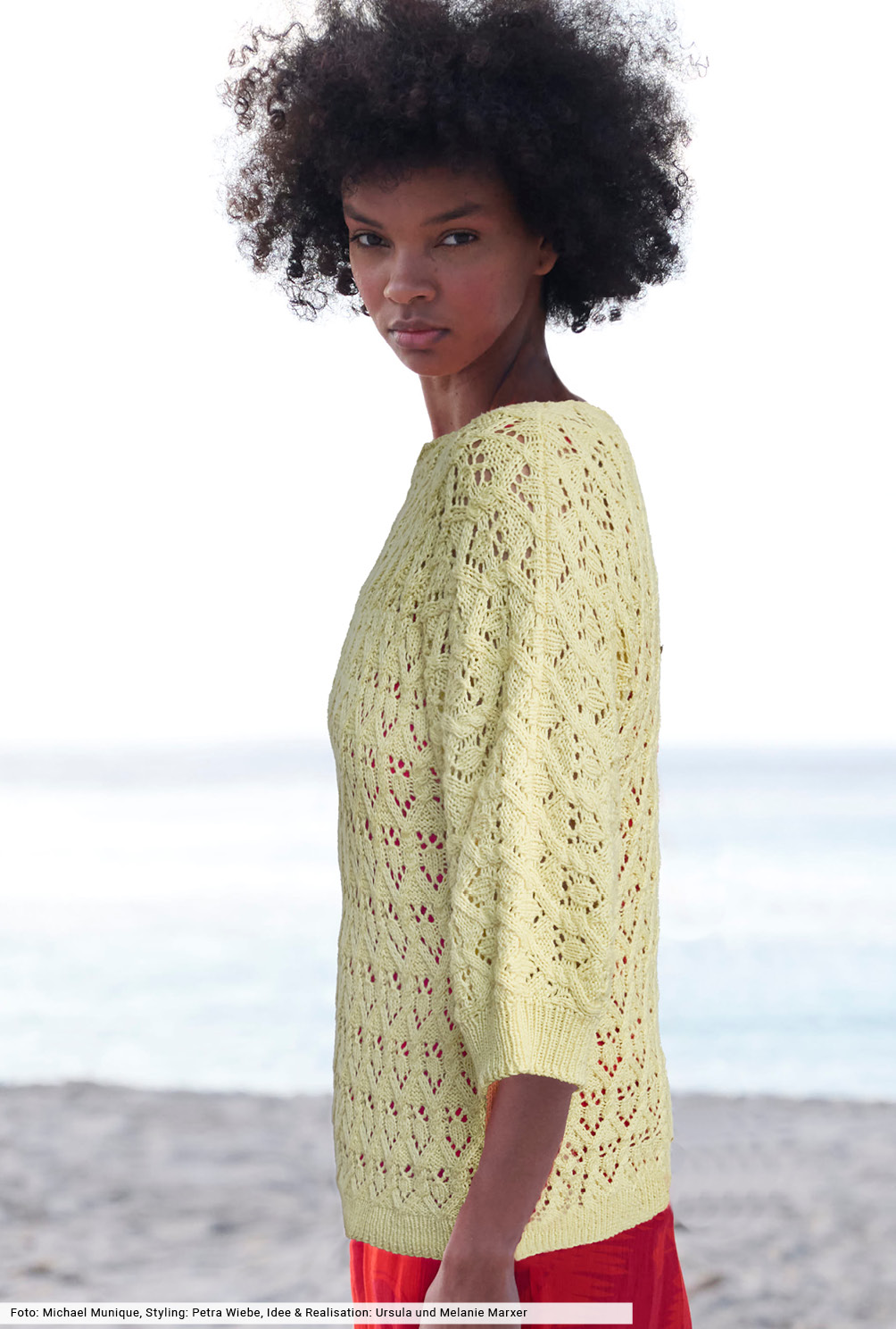 Modellansicht Bild 3: Pulli mit Zopf-Lochstrukturen