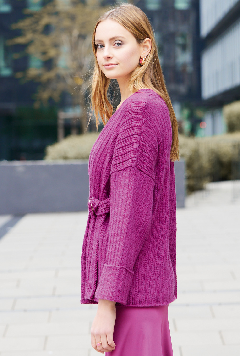 Pinkfarbene Poncho-Jacke mit Gürtel