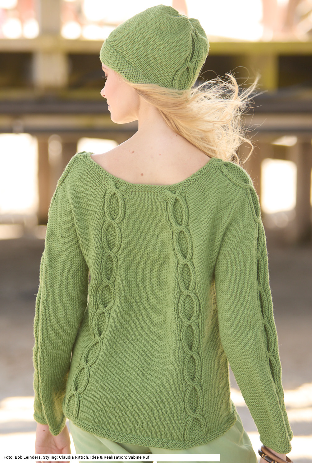 Modellansicht Bild 5: Topdown-Pulli und Mütze