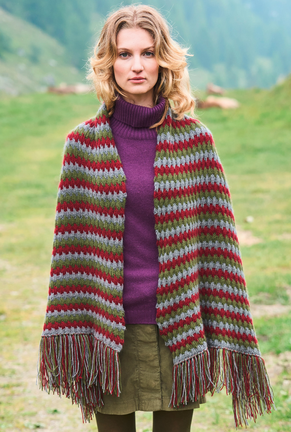 Modellansicht Bild 5: Stola im Hebemaschenmuster