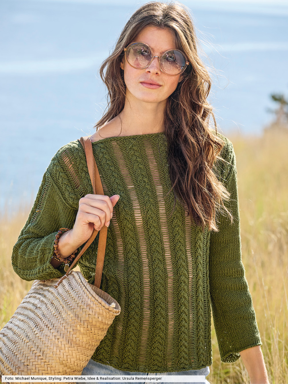 Modellansicht Bild 1: Zopfpulli mit Fallmaschen