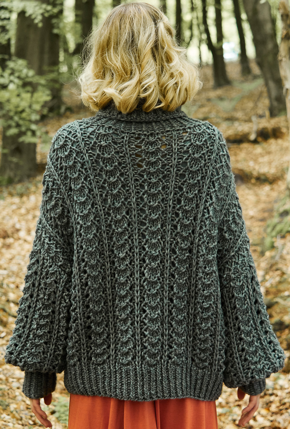 Modellansicht Bild 7: Oversized Pulli in Dunkelgrau