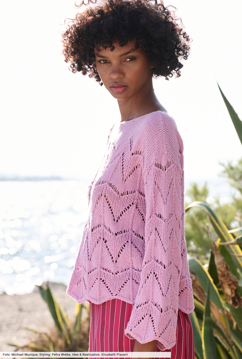 Modellansicht Bild 3: Pulli in Zackenoptik