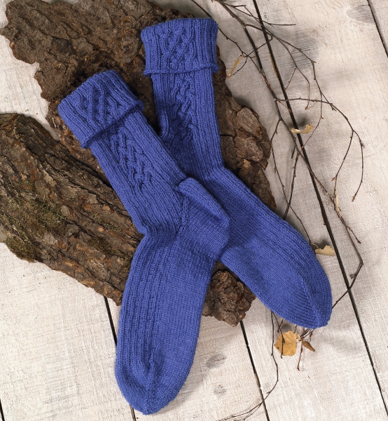 Blau, gestrickt, Zopfmuster, knöchelhoch, modisch, selbstgemacht.