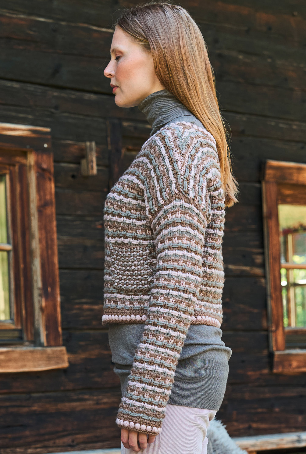 Modellansicht Bild 4: Pulli in Weboptik