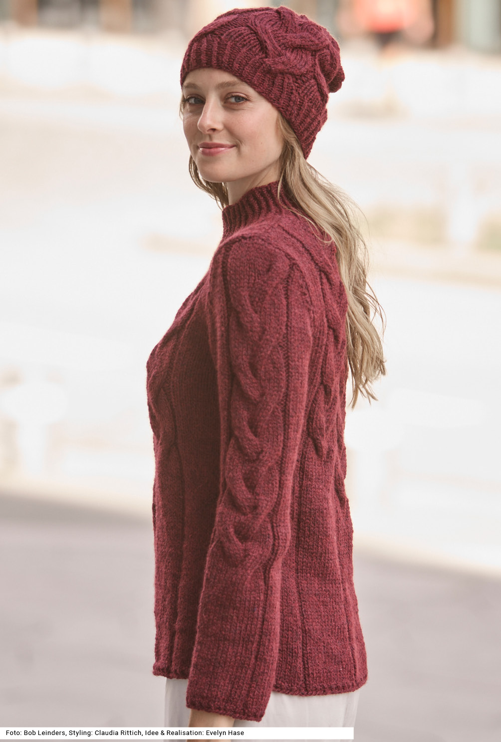 Modellansicht Bild 3: Pullover und Mütze mit Zöpfen