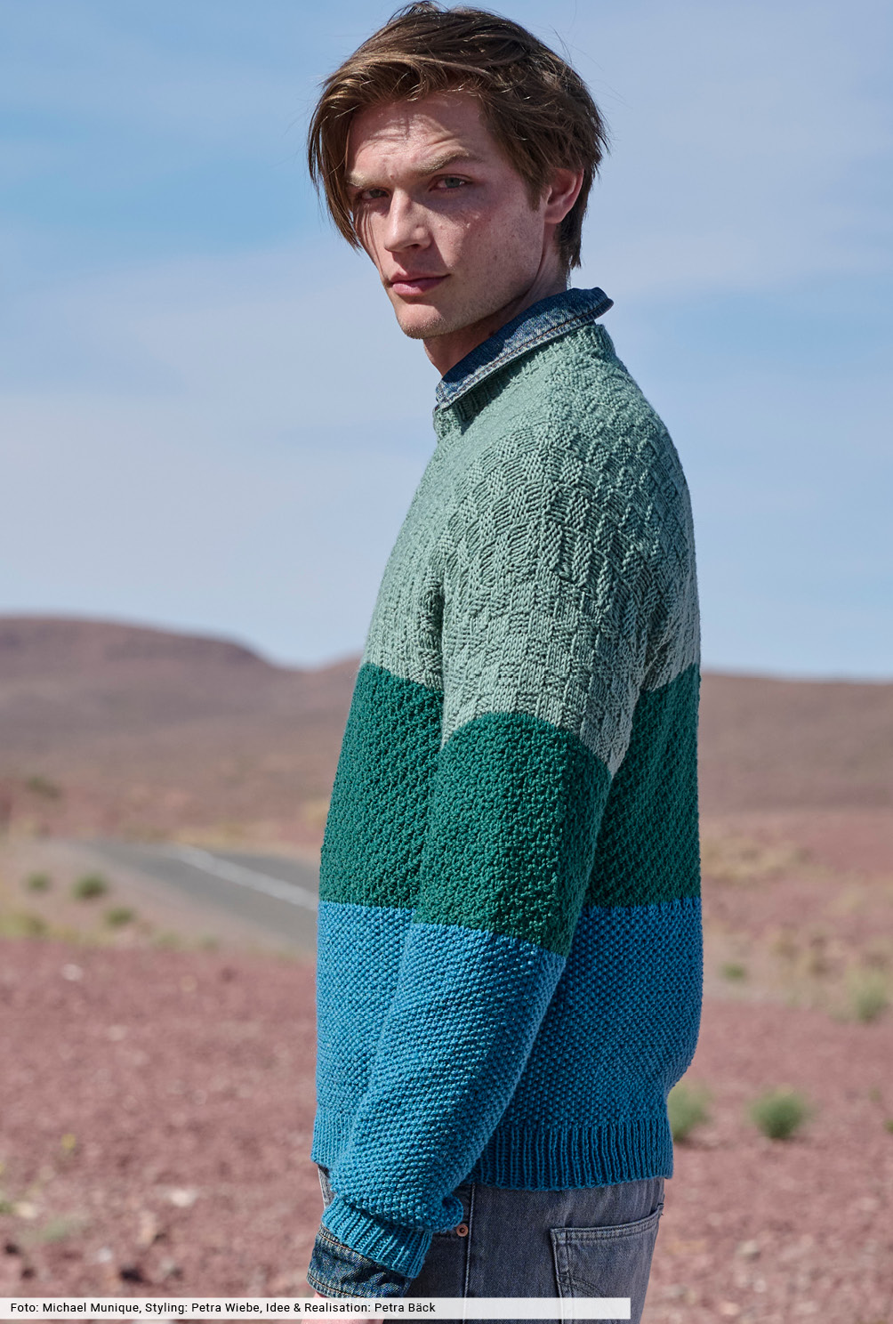 Modellansicht Bild 3: Gestreifter Strukturmuster-Pulli