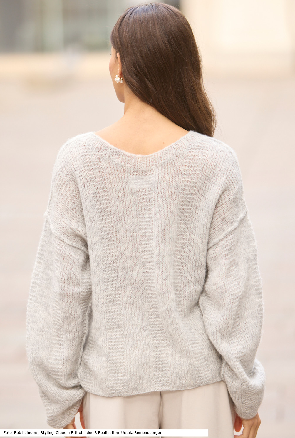 Modellansicht Bild 5: Pullover mit außenliegenden Nähten