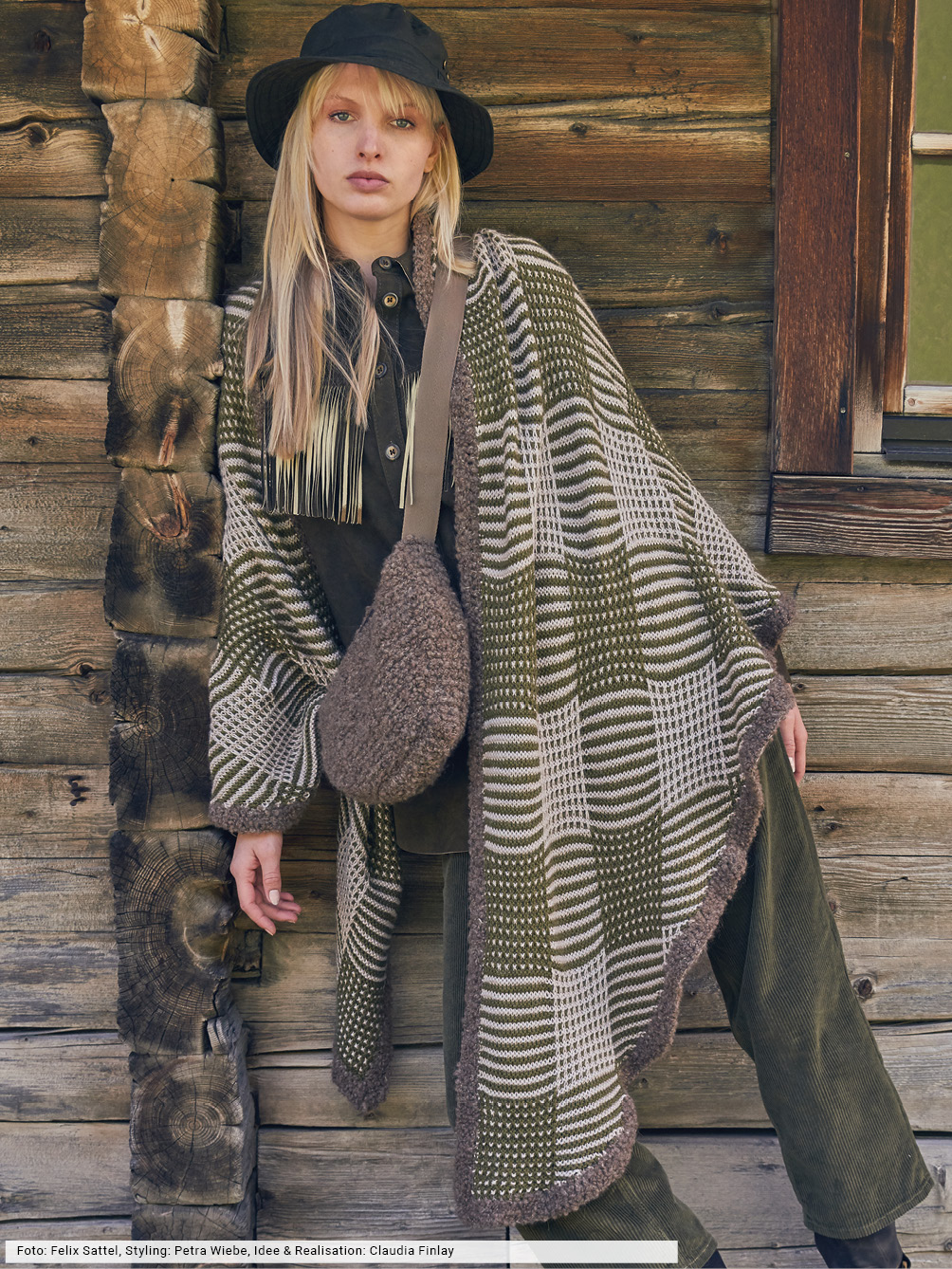 Modellansicht Bild 1: Tuch mit Karostrukturen und Tasche